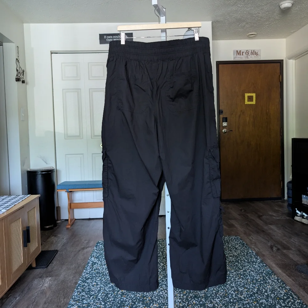 Aerie Black Cargo Pants - Picture 7 of 10